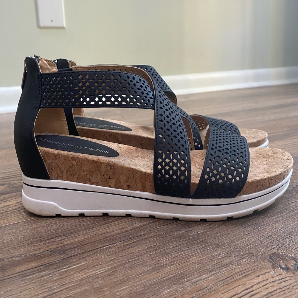 Adrienne Vittadini Sport Sandal, 8.5, Like New!